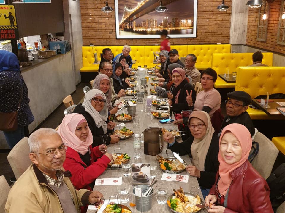 Diverse global flavors made Halal-friendly at Tokyo's Manhattan Fish Market.